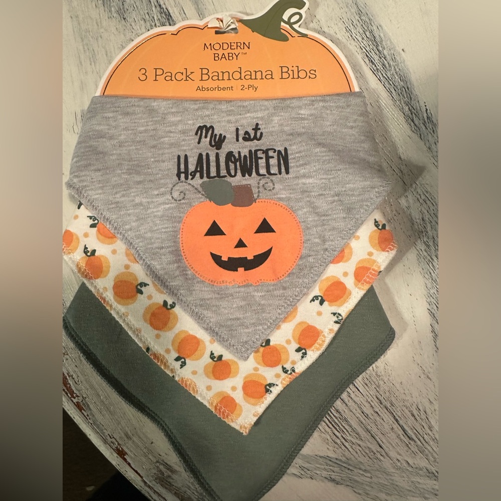 Halloween baby bib set new set of 3 first Halloween bibs new